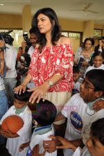 Sushmita Sen launches the nationwide campaign to serve children in Mumbai on 7th July 2011 (25).JPG